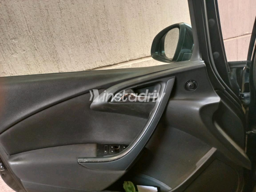Opel Astra 2016 Black Automatic Used for Sale in Cairo - 5