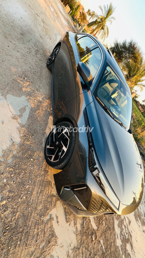 Changan Eado plus 2025 Black CVT Used for Sale in Cairo - 5