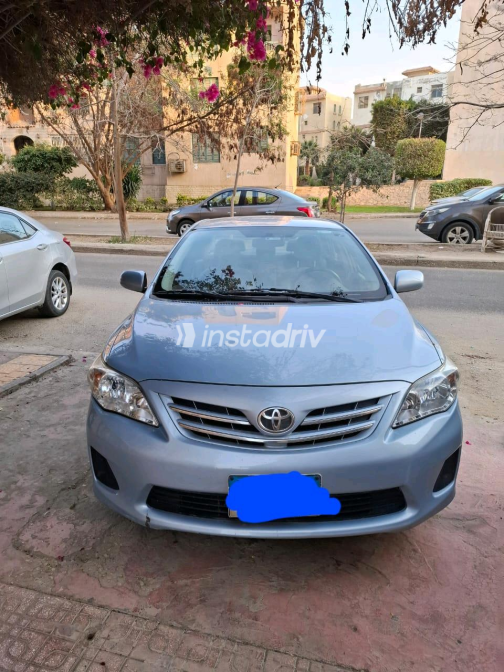 Toyota Corolla 2012 White Automatic Used for Sale in Cairo - 1