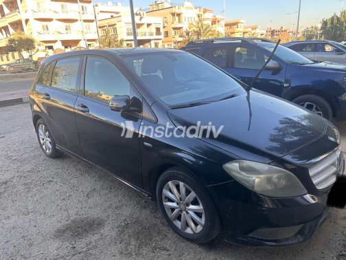 مرسيدس B 200 2013 أسود أوتوماتيك مستعملة للبيع في القاهرة - 2