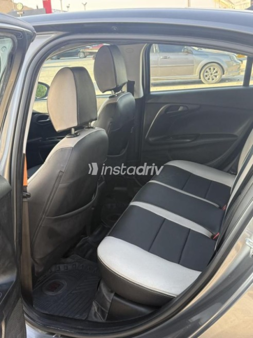 Fiat Tipo 2019 White Manual Used for Sale in Greater Cairo ( Cairo + Giza) - 6