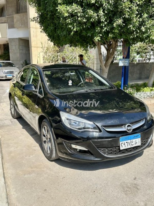 Opel Astra 2020 White Automatic Used for Sale in Greater Cairo ( Cairo + Giza) - 3