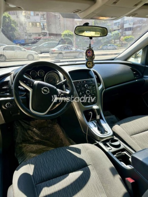 Opel Astra 2020 White Automatic Used for Sale in Greater Cairo ( Cairo + Giza) - 8