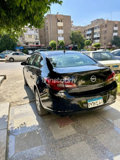 Opel Astra 2020 White Automatic Used for Sale in Greater Cairo ( Cairo + Giza) - 9