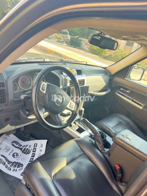 Jeep Cherokee 2009 Silver Automatic Used for Sale in Cairo - 4
