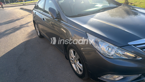 Hyundai Sonata 2011 Gray Automatic Used for Sale in Cairo - 2