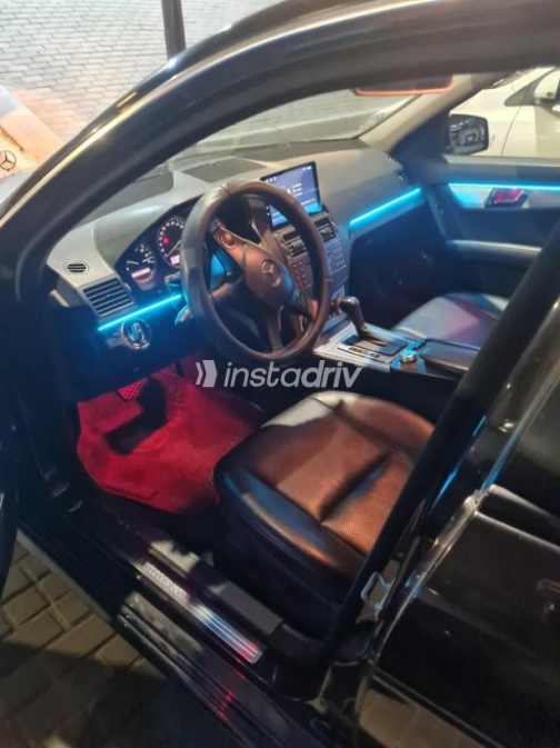 Mercedes C 180 2010 Black Automatic Used for Sale in Cairo - 5