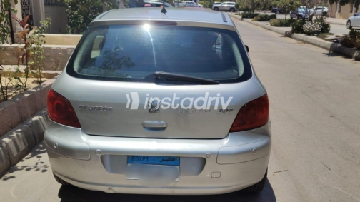 بيجو 307 2007 فضي أوتوماتيك مستعملة للبيع في العبور - 4