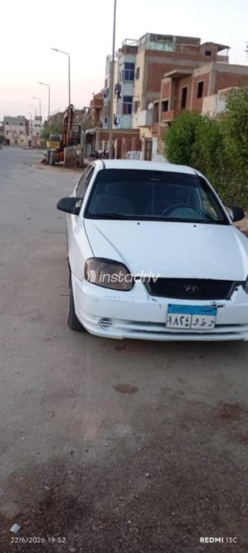 Hyundai Verna 2014 White Manual Used for Sale in 10th of Ramadan - 1