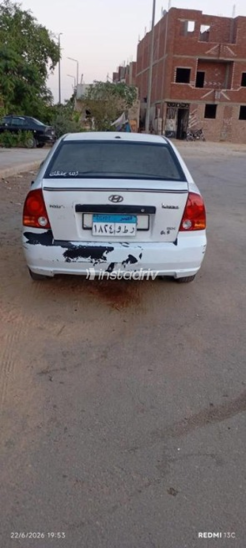 Hyundai Verna 2014 White Manual Used for Sale in 10th of Ramadan - 2