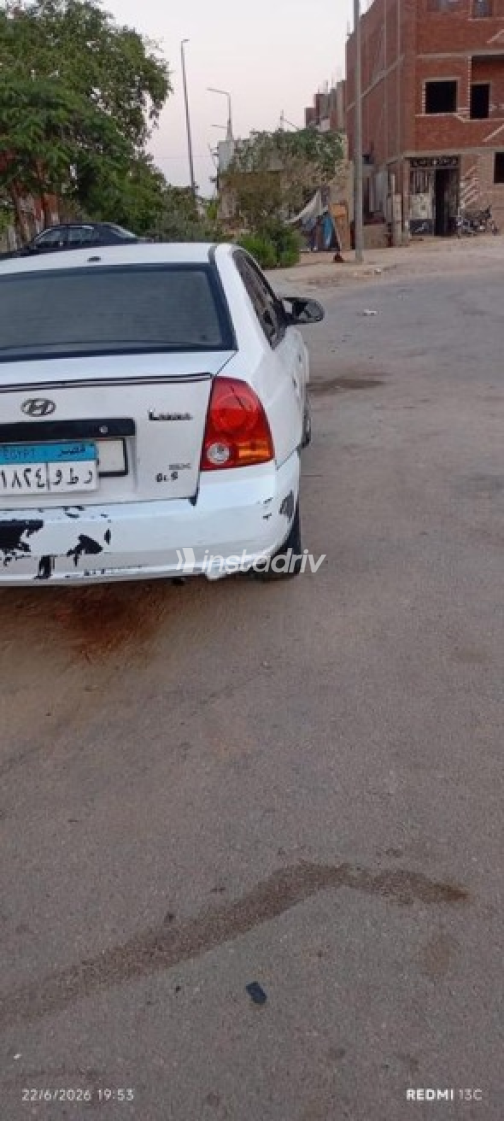 Hyundai Verna 2014 White Manual Used for Sale in 10th of Ramadan - 5