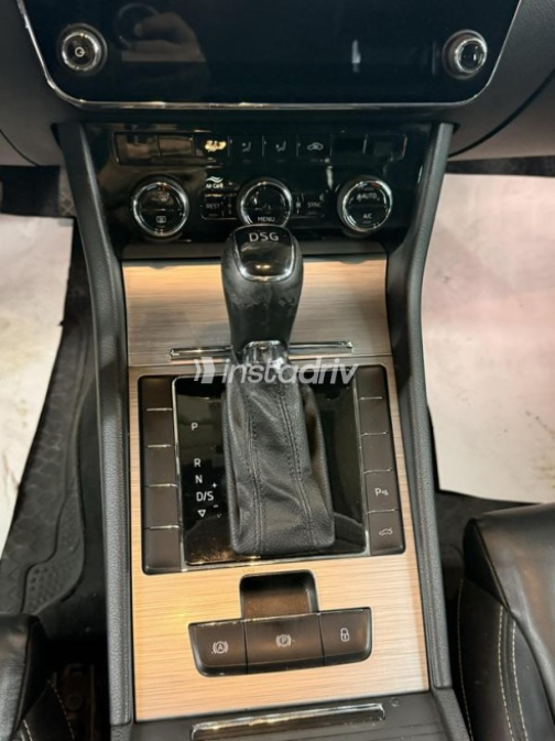 Skoda Superb 2022 Black Automatic Used for Sale in Nasr city - 9