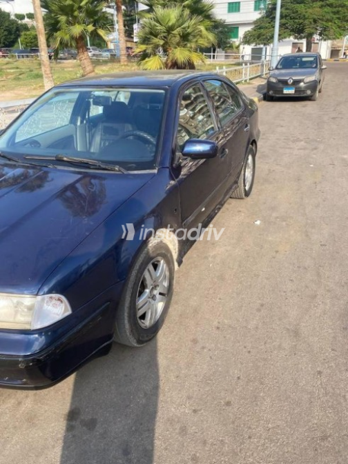 سكودا اوكتافيا A4 1998 أزرق غامق أوتوماتيك مستعملة للبيع في الإسكندرية - 2