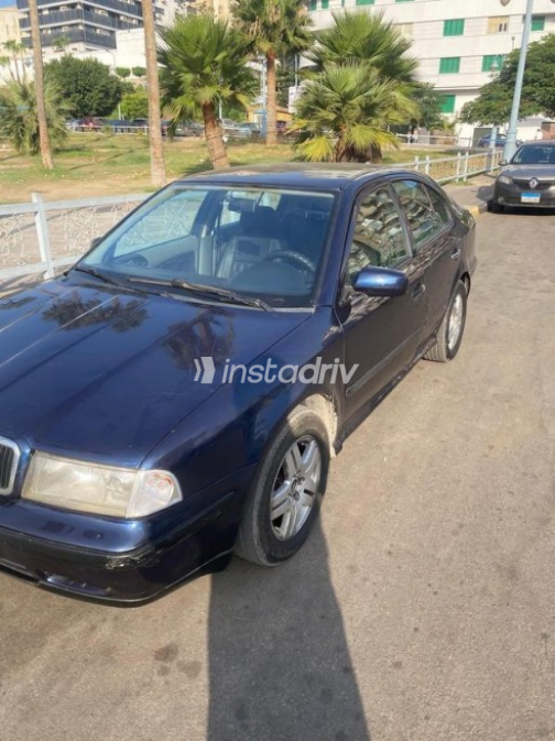 سكودا اوكتافيا A4 1998 أزرق غامق أوتوماتيك مستعملة للبيع في الإسكندرية - 5