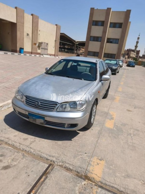 Nissan Sunny 2009 Silver Automatic Used for Sale in Cairo - 3