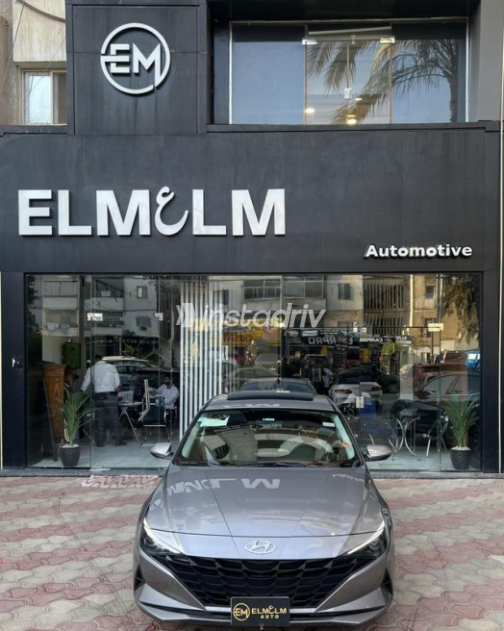 Hyundai Elantra 2022 Gray Automatic Used for Sale in Cairo - 3