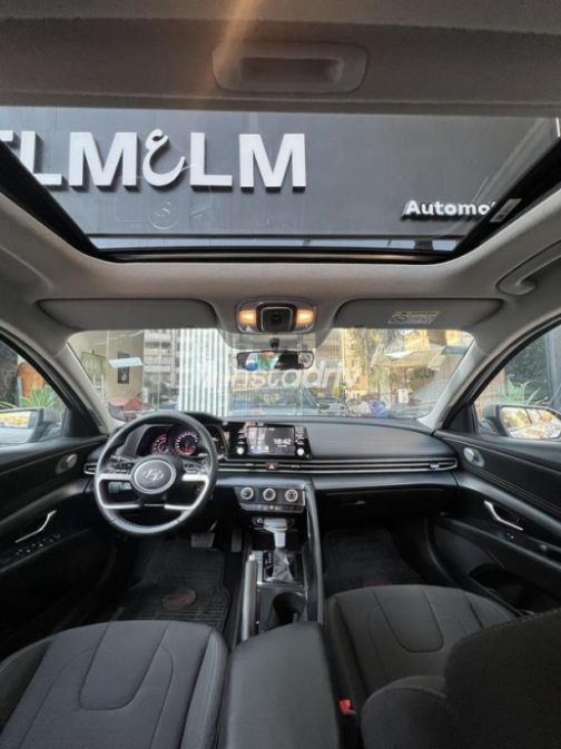 Hyundai Elantra 2022 Gray Automatic Used for Sale in Cairo - 6
