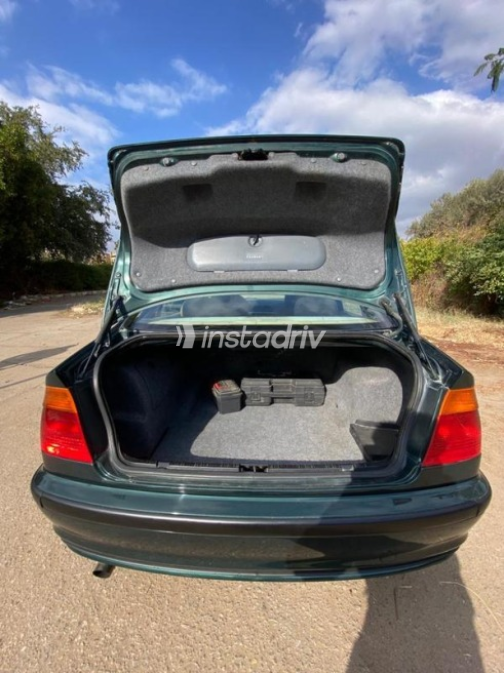 BMW 318 2000 Dark Green Automatic Used for Sale in Cairo - 2
