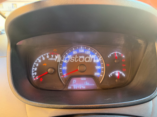 Hyundai Grand i10 2016 White Automatic Used for Sale in Giza - 4