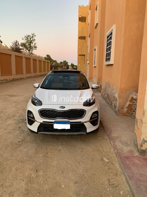 Kia Sportage 2021 White Automatic Used for Sale in Giza - 4