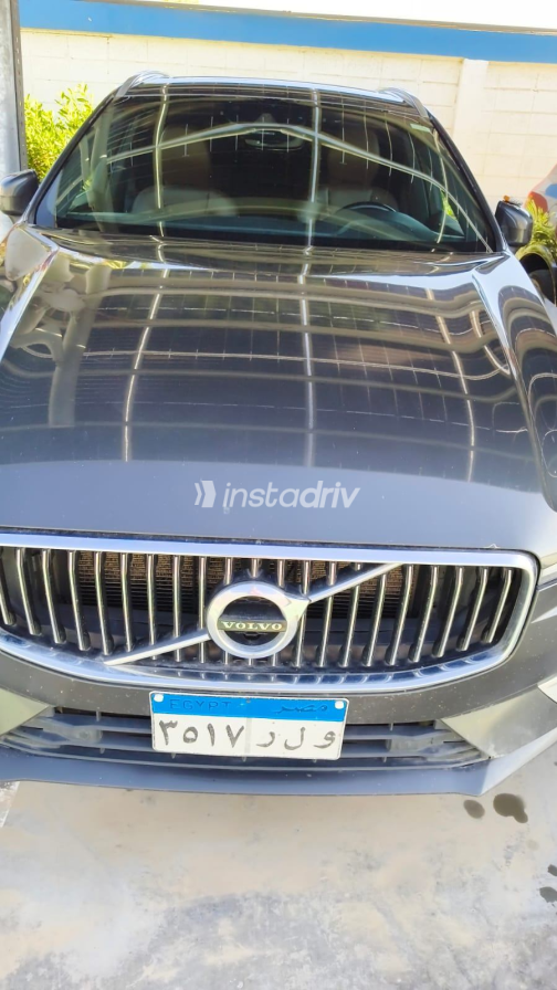فولفو XC60 2021 أسود أوتوماتيك مستعملة للبيع في القاهرة الكبرى ( القاهرة - الجيزة) - 2