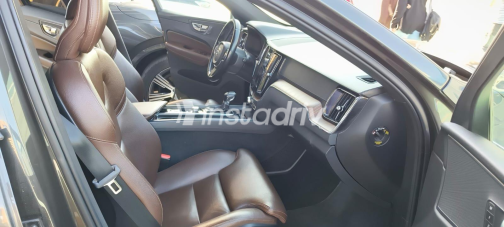 فولفو XC60 2021 أسود أوتوماتيك مستعملة للبيع في القاهرة الكبرى ( القاهرة - الجيزة) - 3