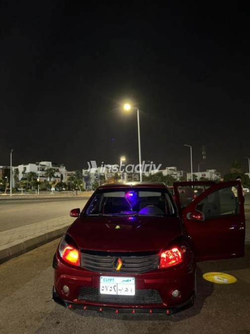 Renault Sandero 2014 Red Automatic Used for Sale in Obour City - 9