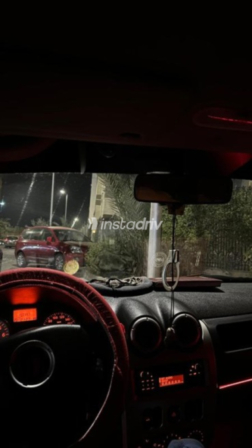 Renault Sandero 2014 Red Automatic Used for Sale in Obour City - 10