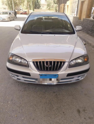 هيونداي إلنترا 2004 فضي أوتوماتيك مستعملة للبيع في الهرم