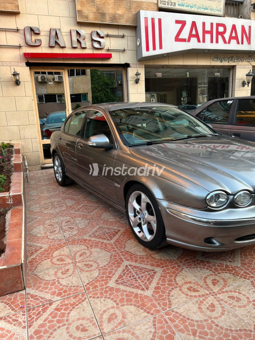 Jaguar X-Type 2009 Gray Automatic Used for Sale in Nasr city - 7