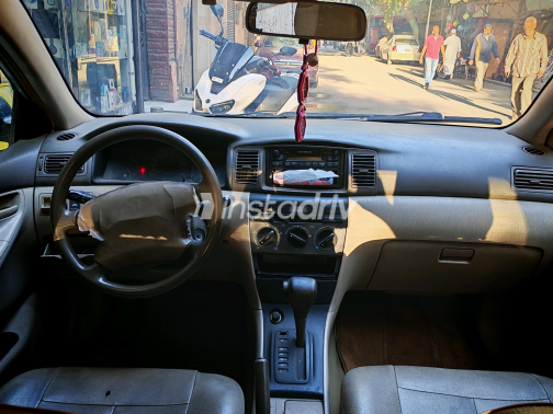 Toyota Corolla 2001 Gold Automatic Used for Sale in Cairo - 2