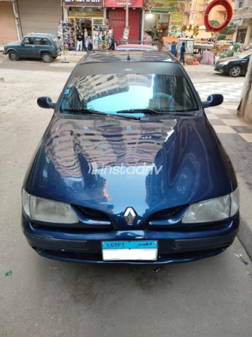 Renault Megane 1999 Blue Manual Used for Sale in Qalyubia - 3