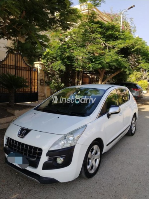Peugeot 3008 2014 White Automatic Used for Sale in Cairo - 3