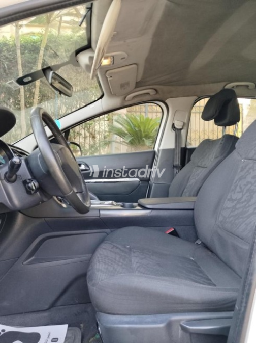 Peugeot 3008 2014 White Automatic Used for Sale in Cairo - 6