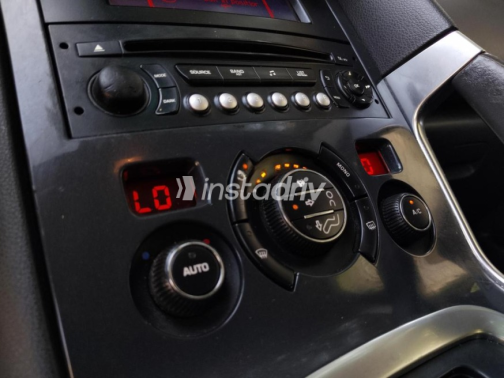 Peugeot 3008 2014 White Automatic Used for Sale in Cairo - 8
