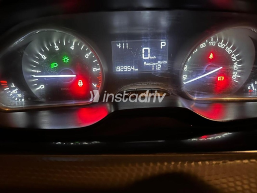 Peugeot 2008 2015 White Automatic Used for Sale in Greater Cairo ( Cairo + Giza) - 3