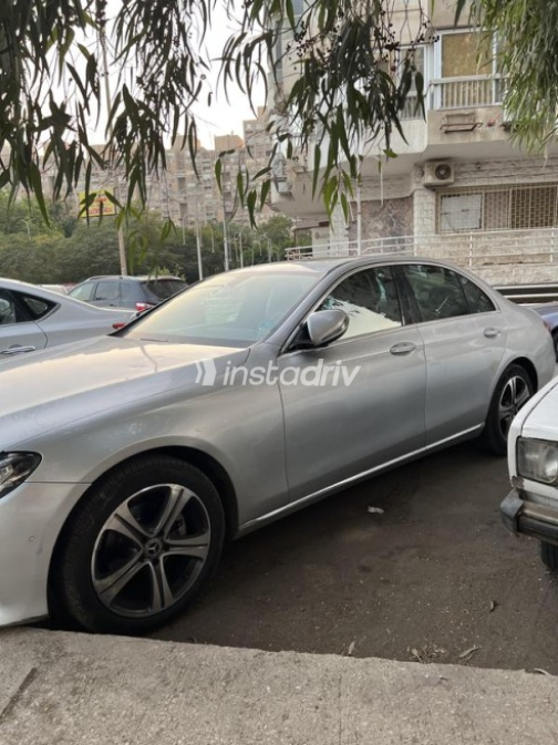 Mercedes E 180 2019 White Automatic Used for Sale in Greater Cairo ( Cairo + Giza) - 4