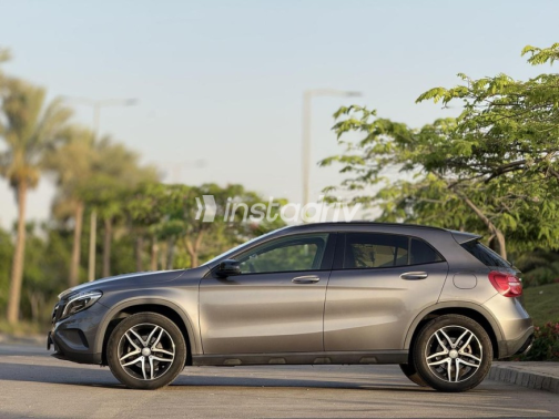 Mercedes GLA 200 2015 Gray Automatic Used for Sale in Cairo - 3