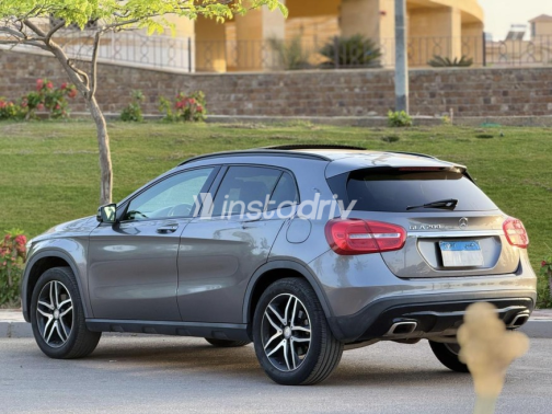 Mercedes GLA 200 2015 Gray Automatic Used for Sale in Cairo - 7
