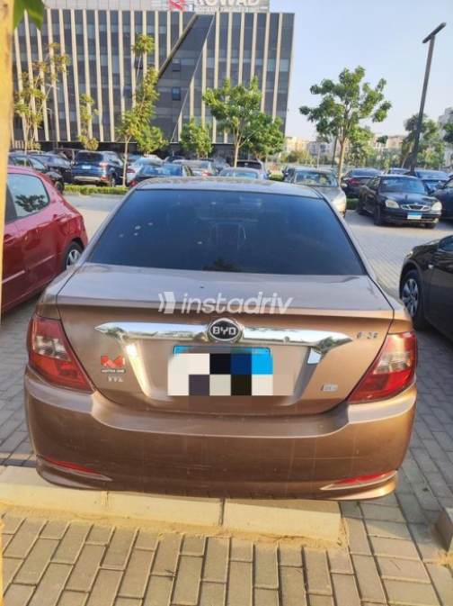 بى واى دى‬ F3 2020 أبيض يدوي مستعملة للبيع في القاهرة الكبرى ( القاهرة - الجيزة) - 5