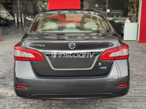 Nissan Sentra 2027 Gray Automatic Used for Sale in 6 October - 6