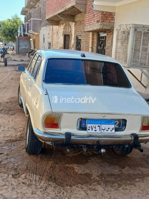 Peugeot 405 1979 White Manual Used for Sale in Aswan - 5