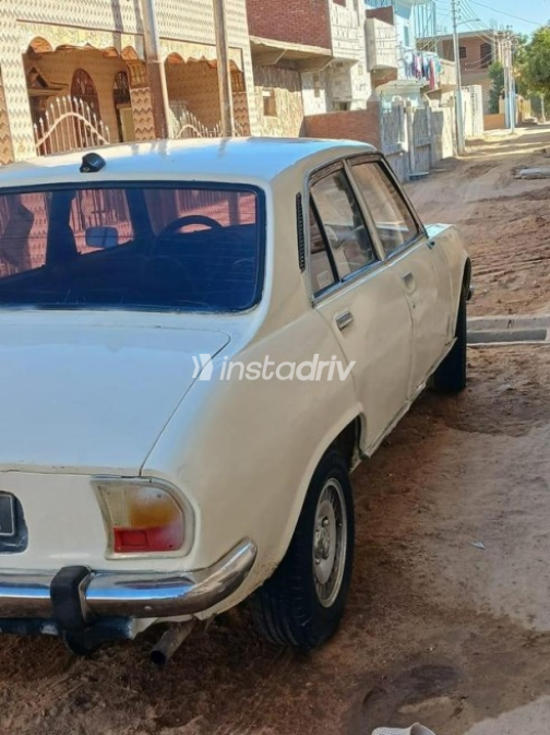 Peugeot 405 1979 White Manual Used for Sale in Aswan - 6
