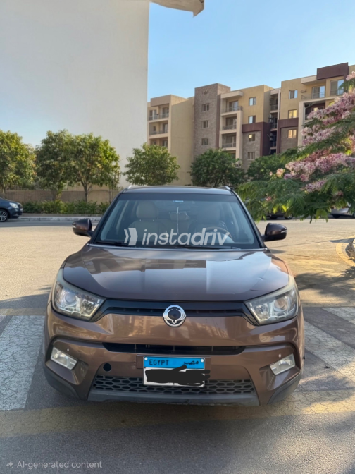 Ssang Yong Tivoli 2017 Brown Automatic Used for Sale in Giza - 1