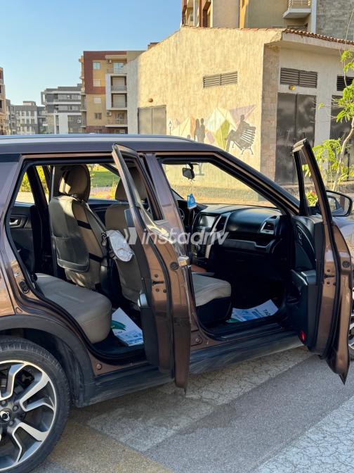 Ssang Yong Tivoli 2017 Brown Automatic Used for Sale in Giza - 3