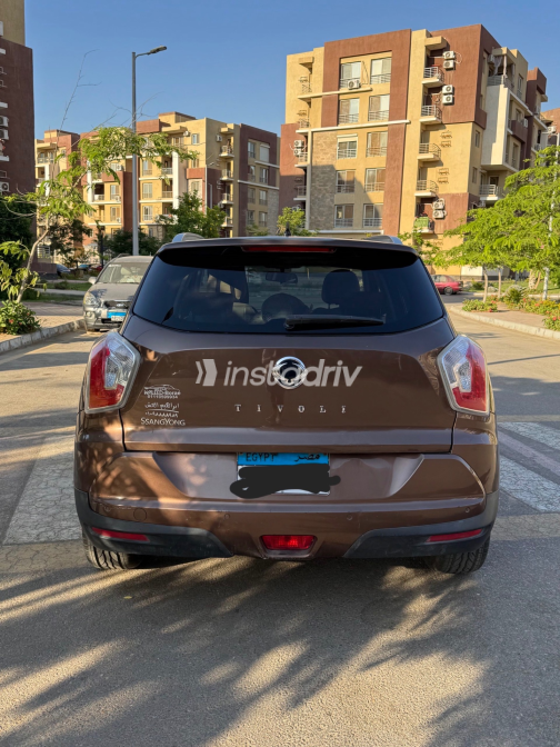 Ssang Yong Tivoli 2017 Brown Automatic Used for Sale in Giza - 7