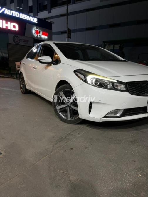 Kia Cerato 2017 White Automatic Used for Sale in Dakahlia - 3