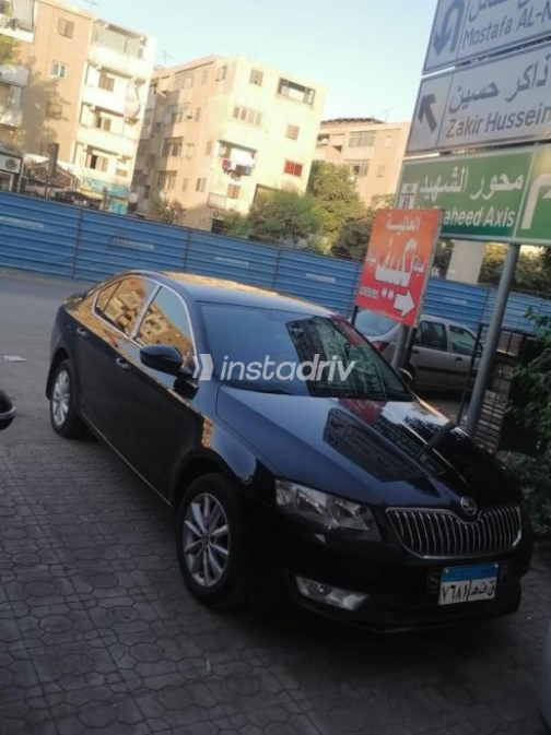 سكودا اوكتافيا A7 2016 أسود أوتوماتيك مستعملة للبيع في القاهرة الكبرى ( القاهرة - الجيزة) - 3
