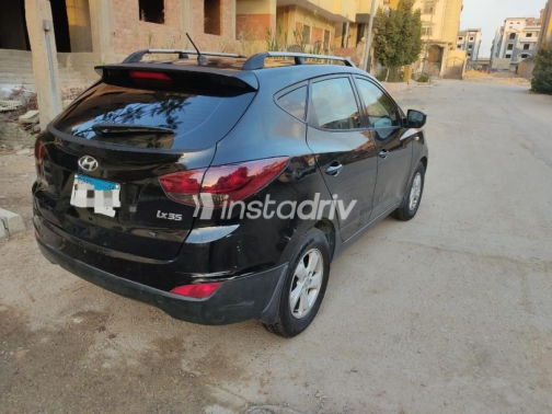 هيونداي IX 35 2014 أسود أوتوماتيك مستعملة للبيع في حدائق اكتوبر - 1