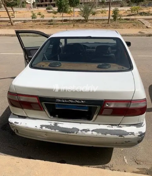 نيسان صنى 2000 أبيض يدوي مستعملة للبيع في القاهرة - 6